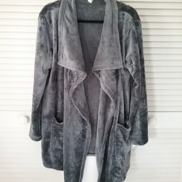HUE Tops - Butter Soft Cozy Wrap with Pockets🕳